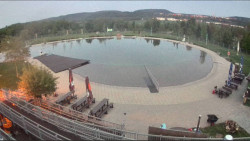 Koupací jezero