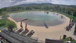Koupací jezero
