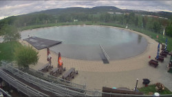 Koupací jezero