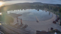 Koupací jezero