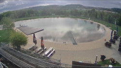 Koupací jezero