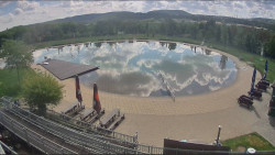 Koupací jezero