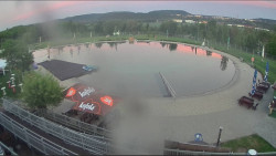 Koupací jezero