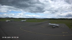 Pojezdová dráha C, benzinová stanice, runway