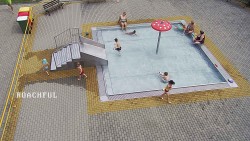 Children's paddling pool