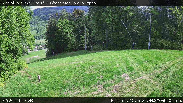 Skiareál Karolinka - Prostřední část sjezdovky a snowpark - 13.5.2025 v 10:05 Skiareál Karolinka - Prostřední část sjezdovky a snowpark - 13.5.2025 v 10:05