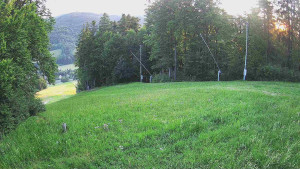 Skiareál Karolinka  - Prostřední část sjezdovky a snowpark - 21.6.2025 v 05:02