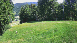 Skiareál Karolinka  - Prostřední část sjezdovky a snowpark - 21.6.2025 v 11:02