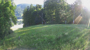 Skiareál Karolinka  - Prostřední část sjezdovky a snowpark - 1.7.2025 v 06:55