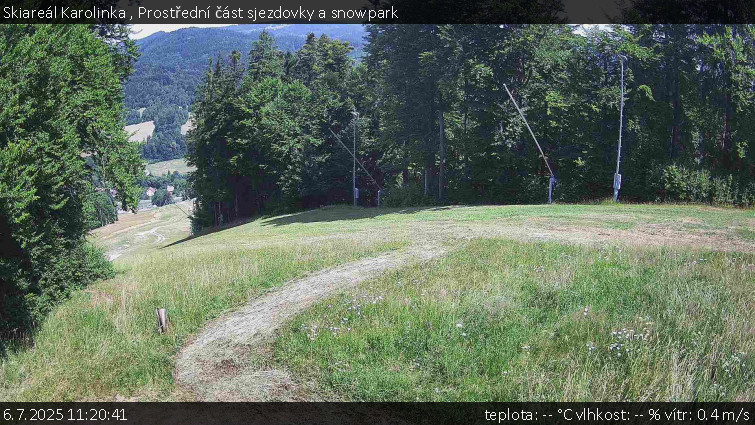 Skiareál Karolinka - Prostřední část sjezdovky a snowpark - 6.7.2025 v 11:20 Skiareál Karolinka - Prostřední část sjezdovky a snowpark - 6.7.2025 v 11:20