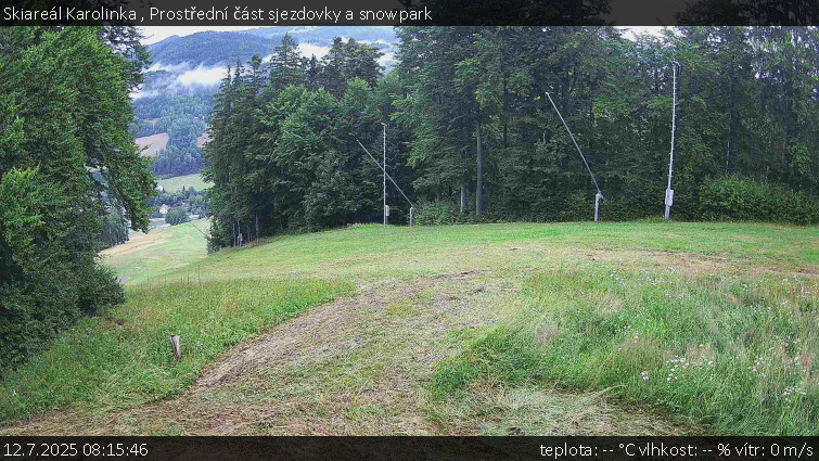 Skiareál Karolinka - Prostřední část sjezdovky a snowpark - 12.7.2025 v 08:15 Skiareál Karolinka - Prostřední část sjezdovky a snowpark - 12.7.2025 v 08:15