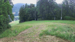 Skiareál Karolinka  - Prostřední část sjezdovky a snowpark - 14.7.2025 v 08:55