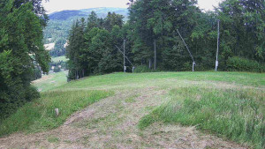 Skiareál Karolinka  - Prostřední část sjezdovky a snowpark - 14.7.2025 v 13:55