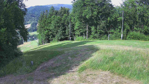 Skiareál Karolinka  - Prostřední část sjezdovky a snowpark - 14.7.2025 v 15:55