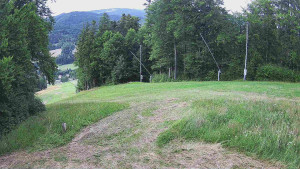 Skiareál Karolinka  - Prostřední část sjezdovky a snowpark - 14.7.2025 v 18:55