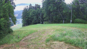 Skiareál Karolinka  - Prostřední část sjezdovky a snowpark - 15.7.2025 v 06:55