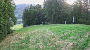 Skiareál Karolinka  - Prostřední část sjezdovky a snowpark - 15.8.2025 v 05:55