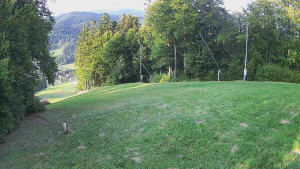 Skiareál Karolinka  - Prostřední část sjezdovky a snowpark - 13.9.2025 v 17:55