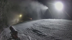 Prostřední část sjezdovky a snowpark