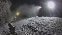 Prostřední část sjezdovky a snowpark