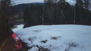 Skiareál Karolinka  - Prostřední část sjezdovky a snowpark - 6.12.2025 v 14:55