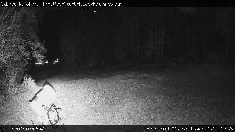 Skiareál Karolinka  - Prostřední část sjezdovky a snowpark - 17.12.2025 v 05:05