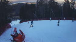 Prostřední část sjezdovky a snowpark