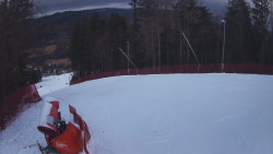 Prostřední část sjezdovky a snowpark
