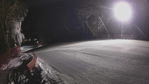 Skiareál Karolinka  - Prostřední část sjezdovky a snowpark - 2.1.2026 v 01:50