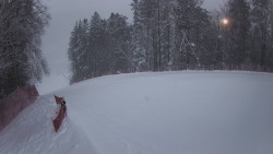Prostřední část sjezdovky a snowpark