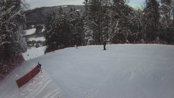 Prostřední část sjezdovky a snowpark