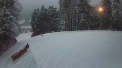 Prostřední část sjezdovky a snowpark