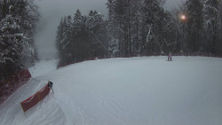 Prostřední část sjezdovky a snowpark