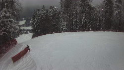 Prostřední část sjezdovky a snowpark