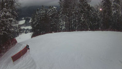 Prostřední část sjezdovky a snowpark