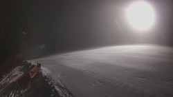 Prostřední část sjezdovky a snowpark