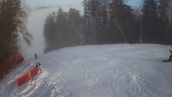 Prostřední část sjezdovky a snowpark