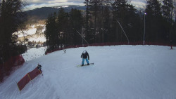 Prostřední část sjezdovky a snowpark