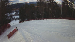 Prostřední část sjezdovky a snowpark