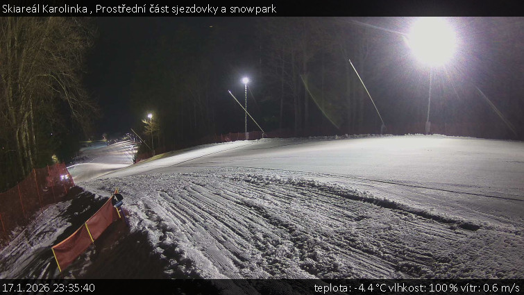 Skiareál Karolinka  - Prostřední část sjezdovky a snowpark - 17.1.2026 v 23:35