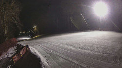 Prostřední část sjezdovky a snowpark