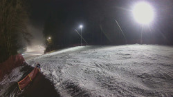 Prostřední část sjezdovky a snowpark