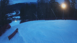 Prostřední část sjezdovky a snowpark