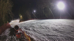 Prostřední část sjezdovky a snowpark