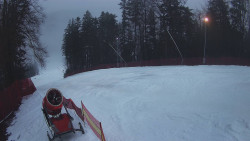 Prostřední část sjezdovky a snowpark