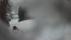 Prostřední část sjezdovky a snowpark