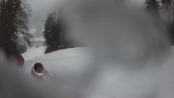 Prostřední část sjezdovky a snowpark