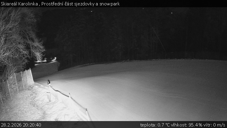Skiareál Karolinka  - Prostřední část sjezdovky a snowpark - 28.2.2026 v 20:20