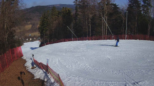 Skiareál Karolinka  - Prostřední část sjezdovky a snowpark - 3.3.2026 v 10:55