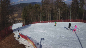 Skiareál Karolinka  - Prostřední část sjezdovky a snowpark - 3.3.2026 v 12:55